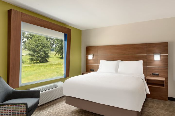 Holiday Inn Express Inn & Suites Searcy by IHG
