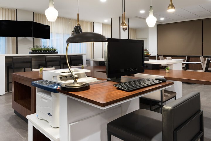 Business Center 17 of 17