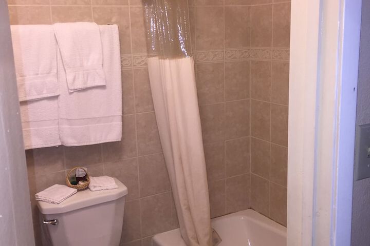 Room 40 of 48
