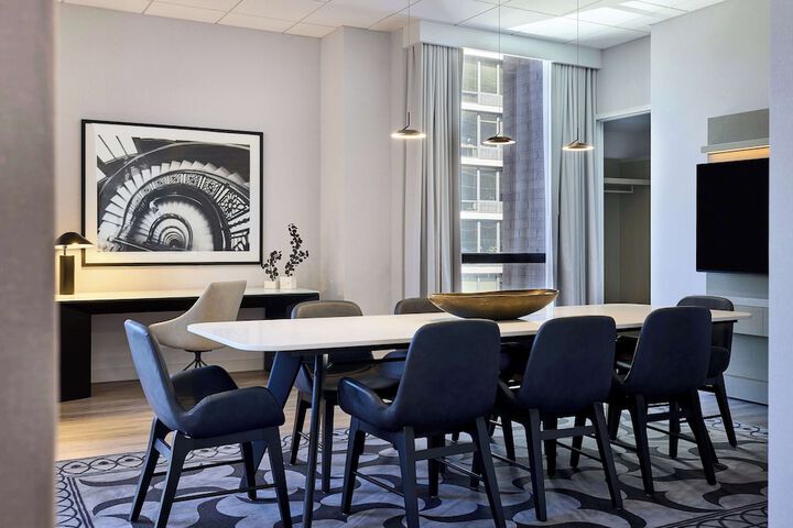 Room 90 of 162