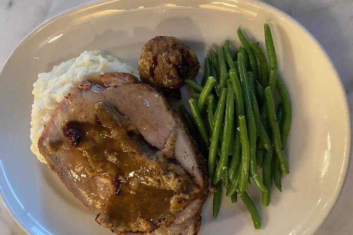 Dining 27 of 44