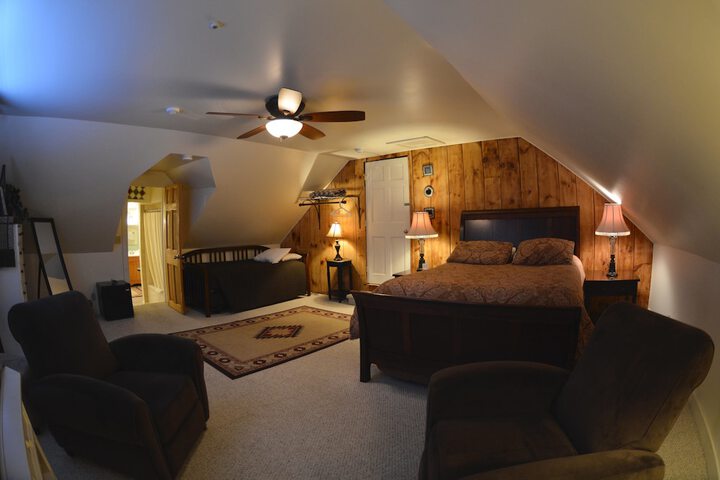 Room 9 of 38