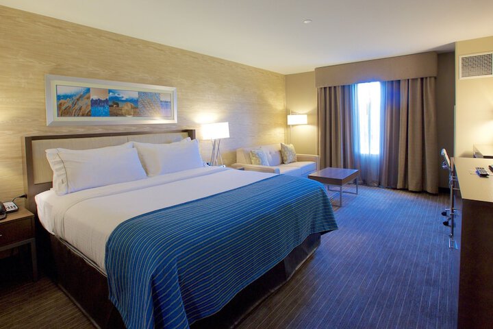 Holiday Inn Express Fargo SW - I-94 Medical Center by IHG