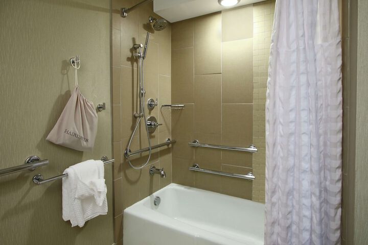 DoubleTree by Hilton Hotel Newark Ohio