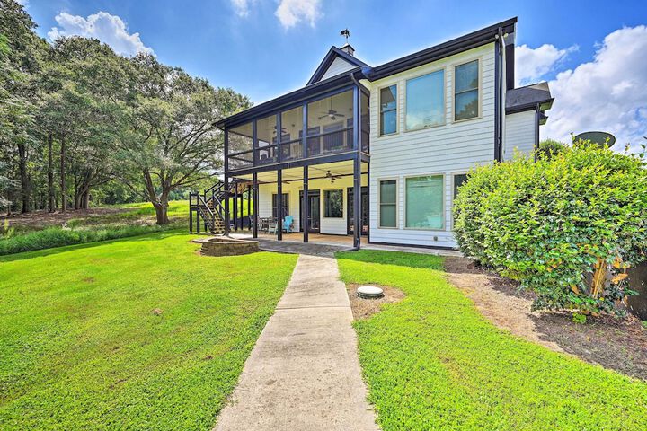 Upscale Family Home w / Dock on Lake Hartwell!
