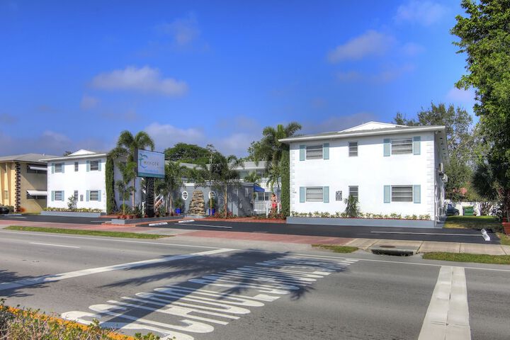 May-Dee Suites