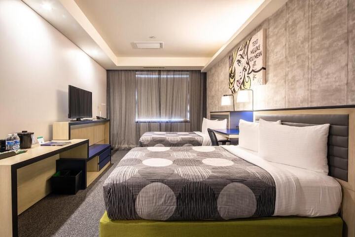 Leon Hotel LES