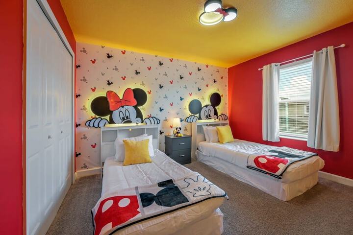 Room 15 of 61