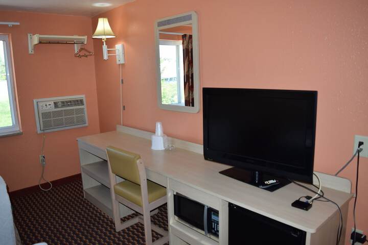 Room 27 of 49
