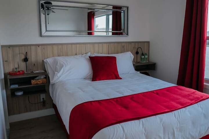 Room 8 of 17