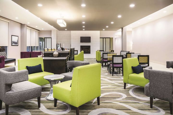 La Quinta Inn & Suites by Wyndham Clifton Park / Saratoga Area