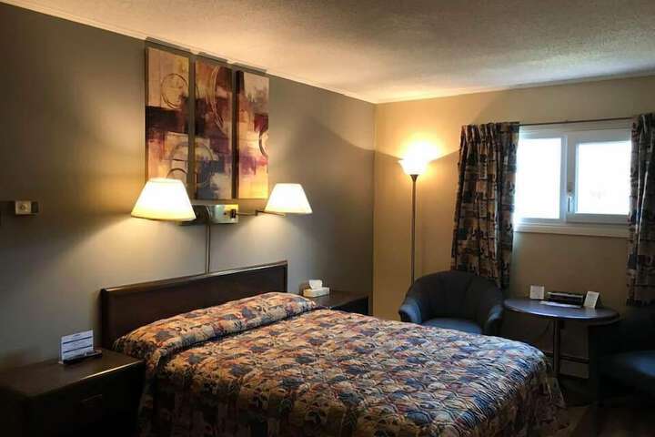 Coastal Inn Kingfisher