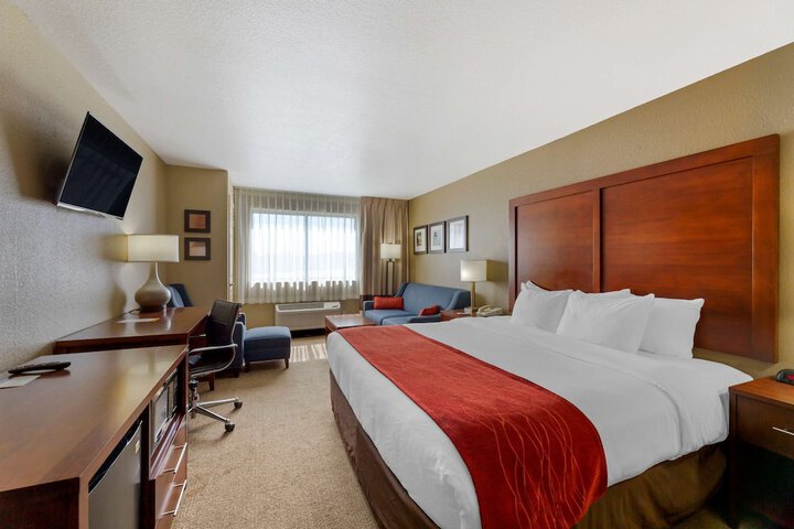 Room 5 of 18