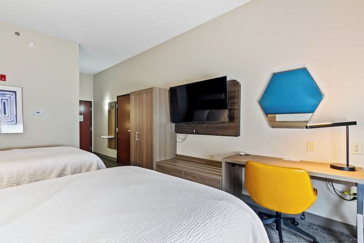 Room 35 of 79