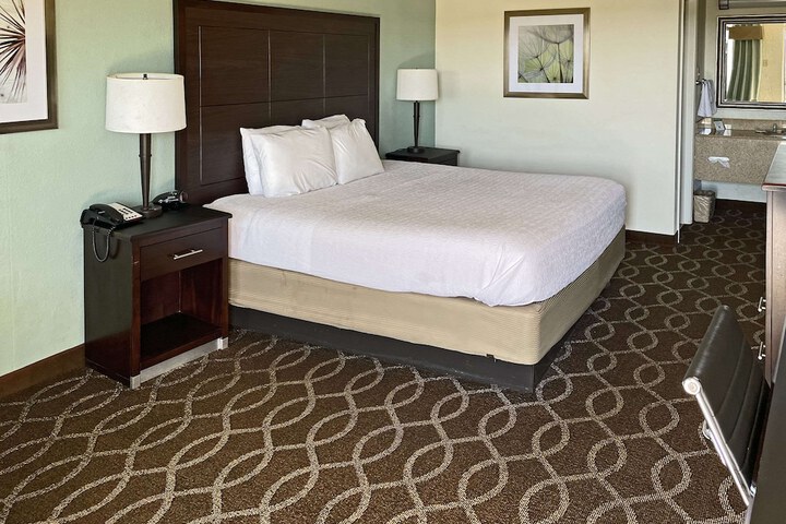Quality Inn Clinton North