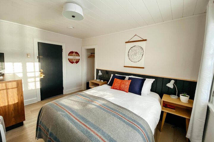 Room 150 of 229