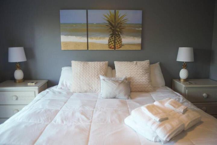 Aqua Haven - Second Street from Beach Home