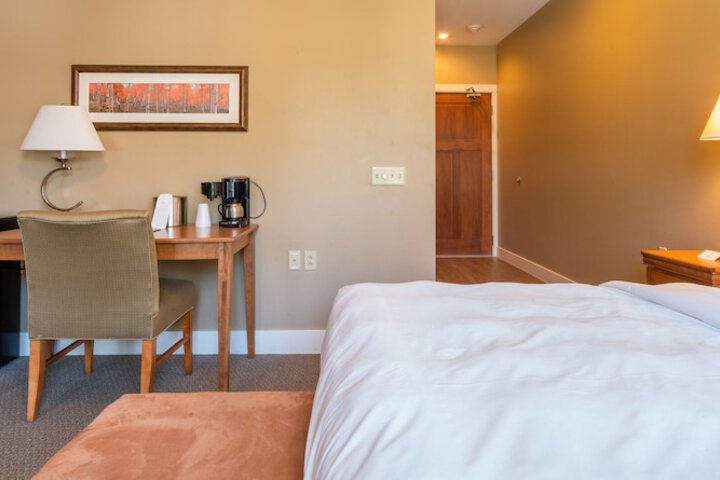 Room 17 of 34