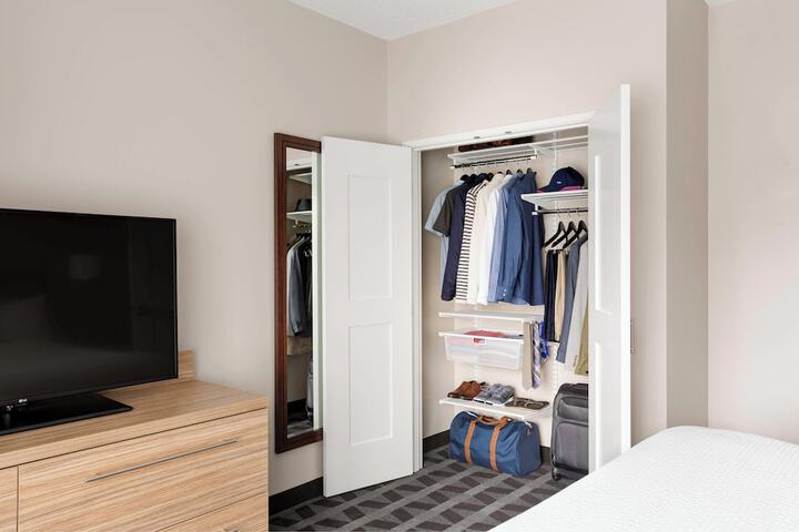 Room 10 of 23