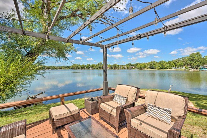 Lakefront Oasis w / Boat Dock Fire Pit, Grill