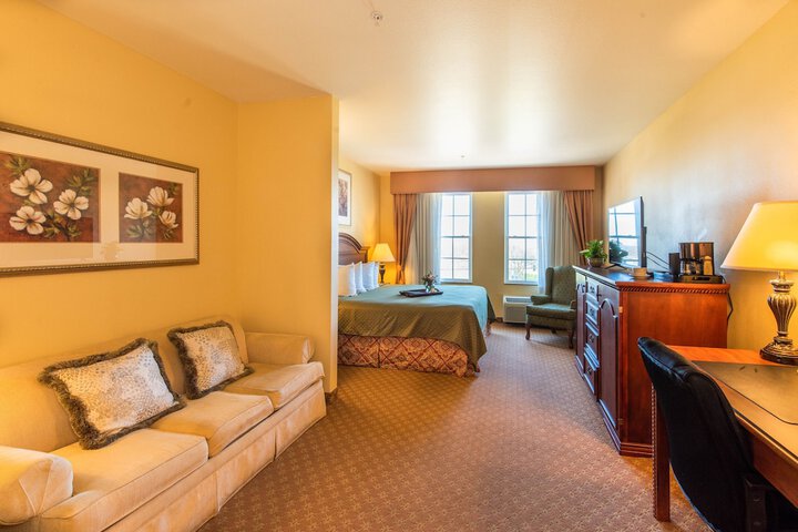 Natchez Grand Hotel & Suites on the River