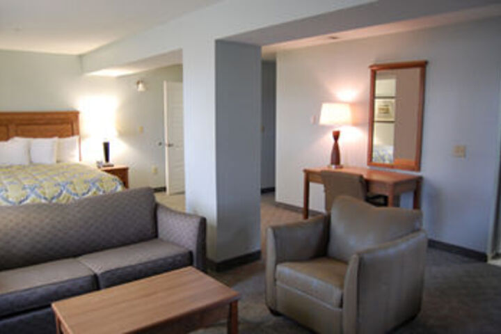 Marina Inn & Suites