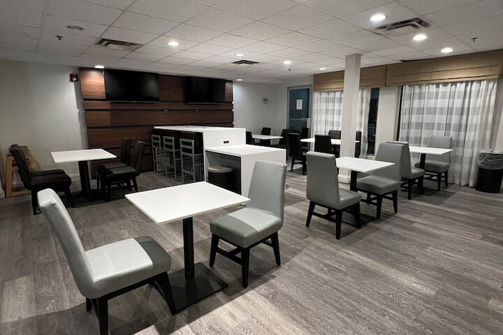 Wingate by Wyndham Dublin Near Claytor Lake State Park