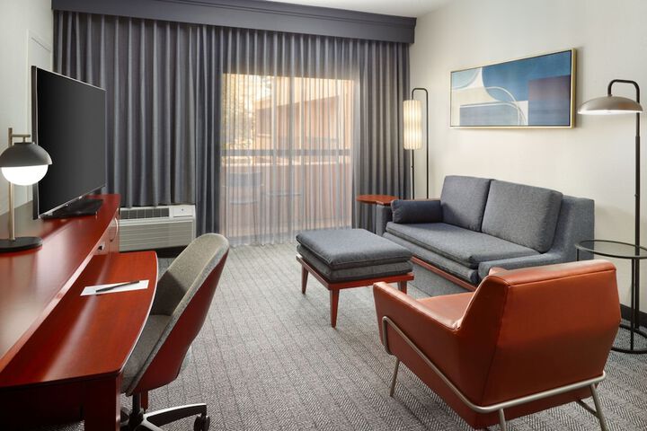Room 15 of 32