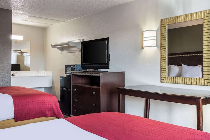Room 31 of 34