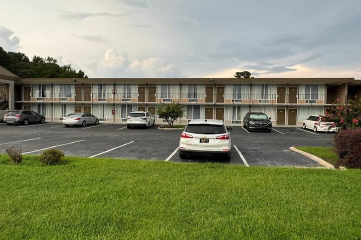 Days Inn by Wyndham Goldsboro