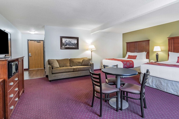 Room 34 of 73