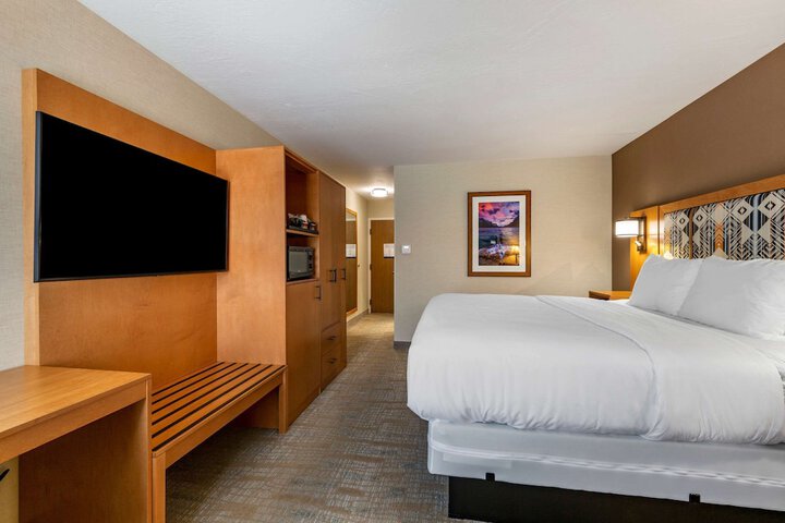 Room 12 of 30