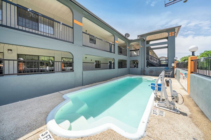 Pool 14 of 132