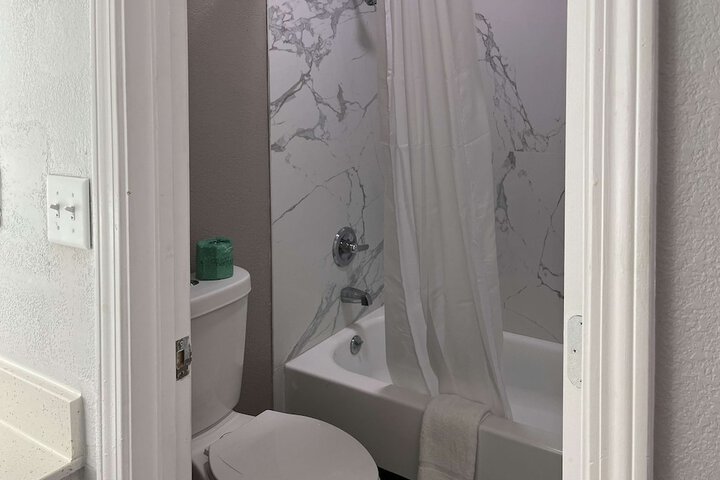 Room 17 of 18