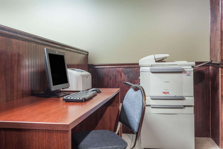 Business Center 15 of 15