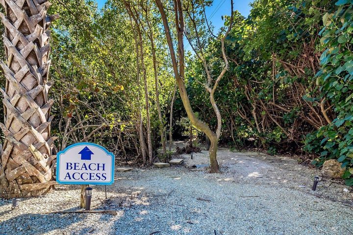The Palm and Shell Captiva Island Private Luxury Home With Pool hot tub and Beach Access
