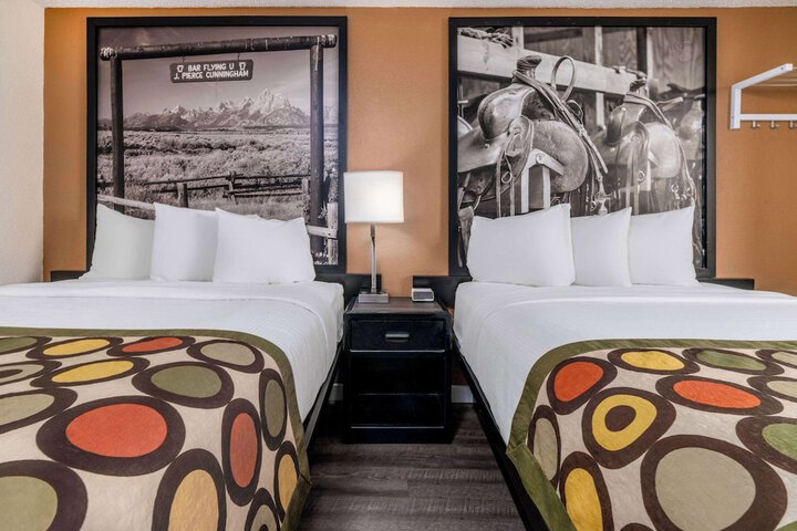 Room 14 of 28
