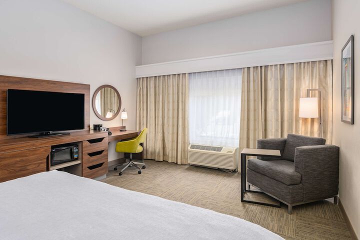 Room 27 of 46