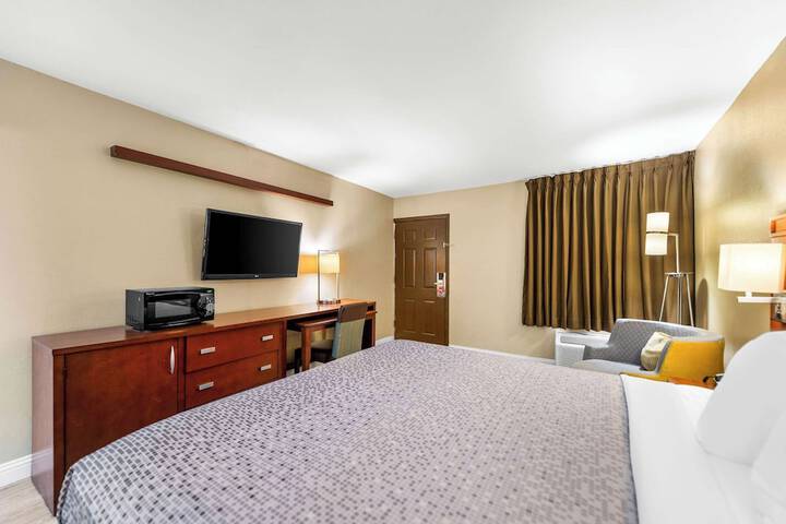 Room 19 of 34
