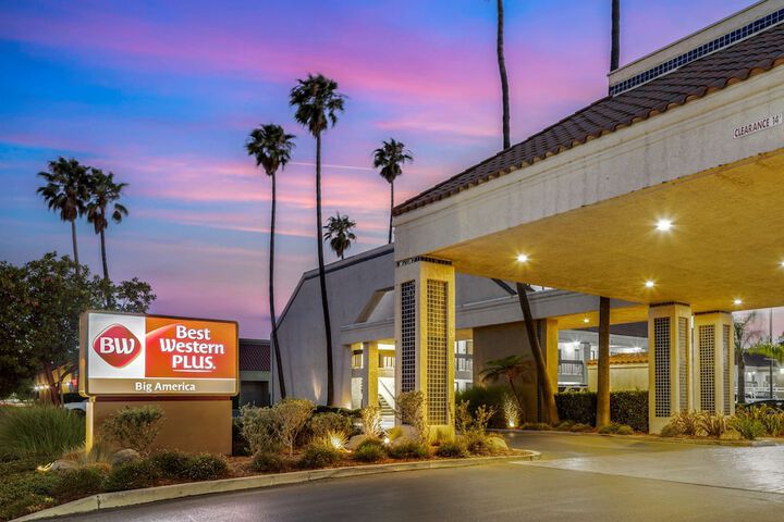 Hotel 2 of 42