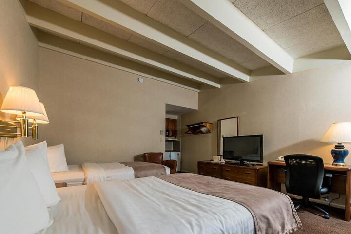 Room 12 of 19