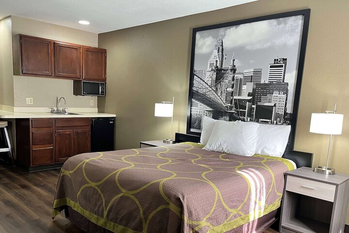 Super 8 by Wyndham Harrison OH