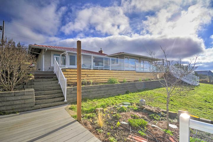 Breathtaking Port Ludlow Home w / Deck & Yard