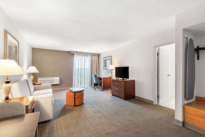 Room 19 of 39