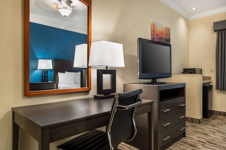 Room 15 of 35