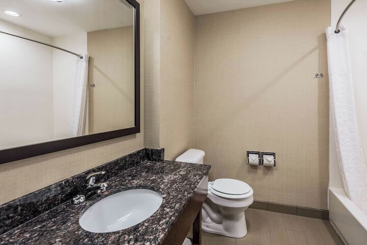 Room 12 of 32
