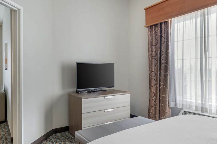 Best Western Plus Peppertree Inn at Omak