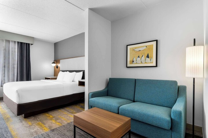 Comfort Inn & Suites York North