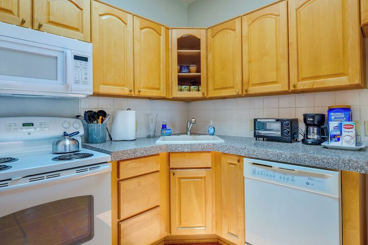Eloy Vacation Rental w / Pool Access & Courtyard!