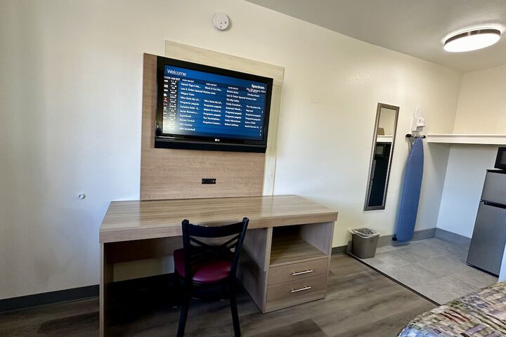 Room 13 of 20